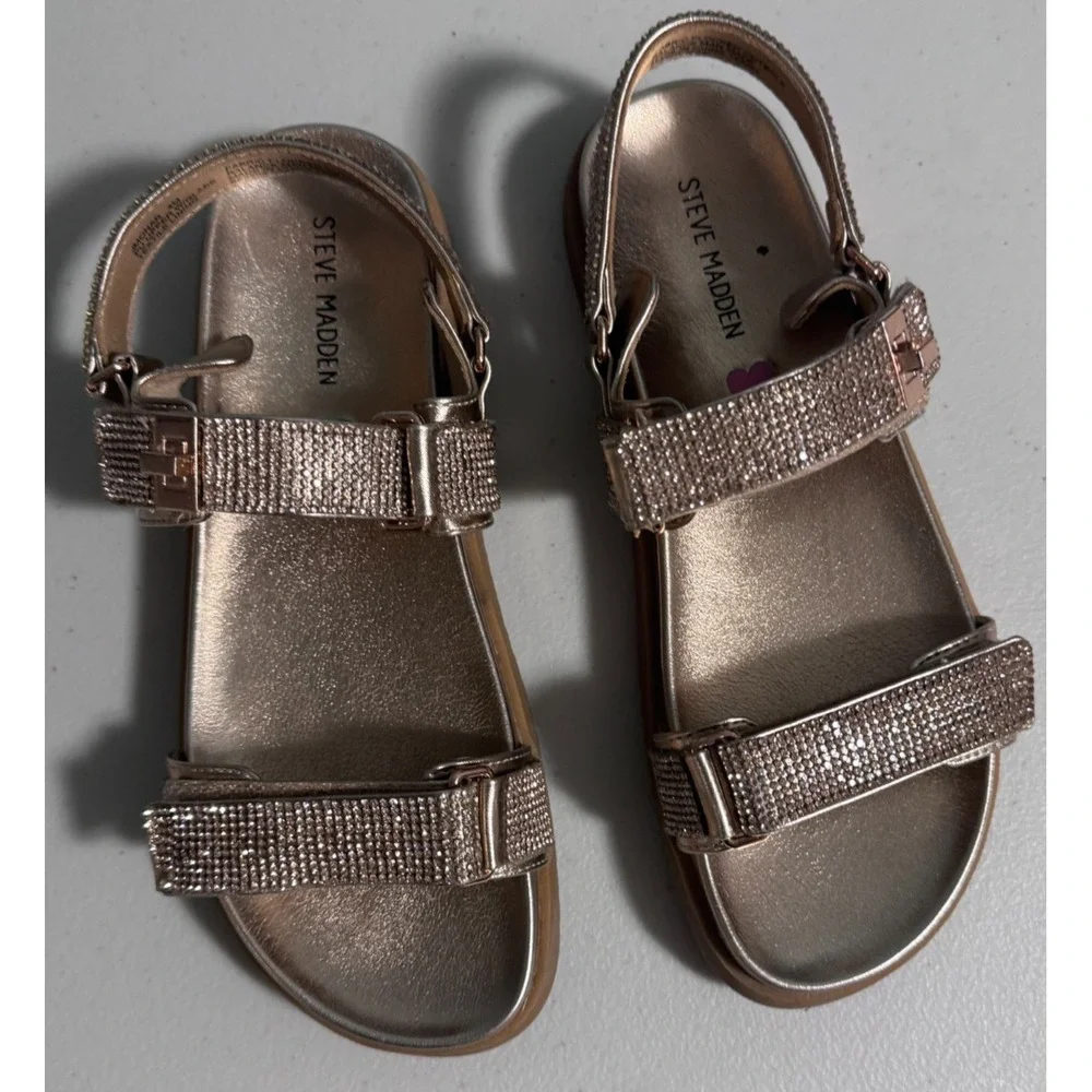 Steve Madden Girls 4 Mona Flat Sandal Rhinestone Embellishments Vacation Cute